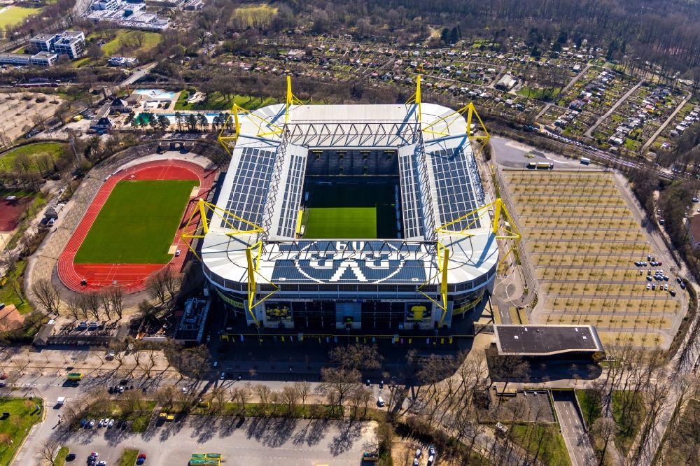 Dortmund von oben - Arena des BVB - Stadion Signal Iduna Park in Dortmund im Bundesland Nordrhein-Westfalen
