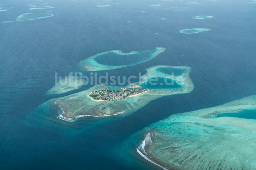 Gulhi von oben - Atoll an der Wasseroberfläche Gulhi in Gulhi in Kaafu Atoll, Malediven