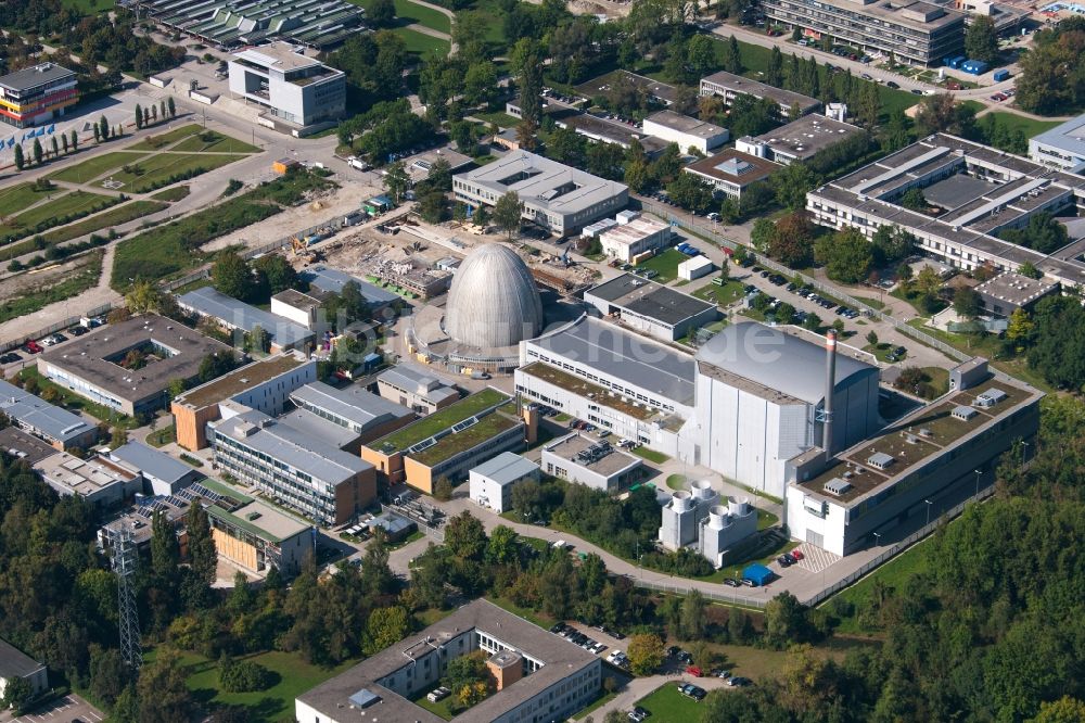 Garching aus der Vogelperspektive: Atomei - Bauwerk des Forschungsreaktor München (FRM) in Garching im Bundesland Bayern