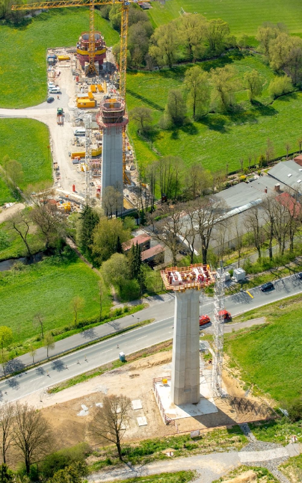 Luftbild Bad Wünnenberg - Ausbau der Ortsumgehung im Straßenverlauf der B 480 am Brückenbauwerk Aftetalbrücke in Bad Wünnenberg im Bundesland Nordrhein-Westfalen