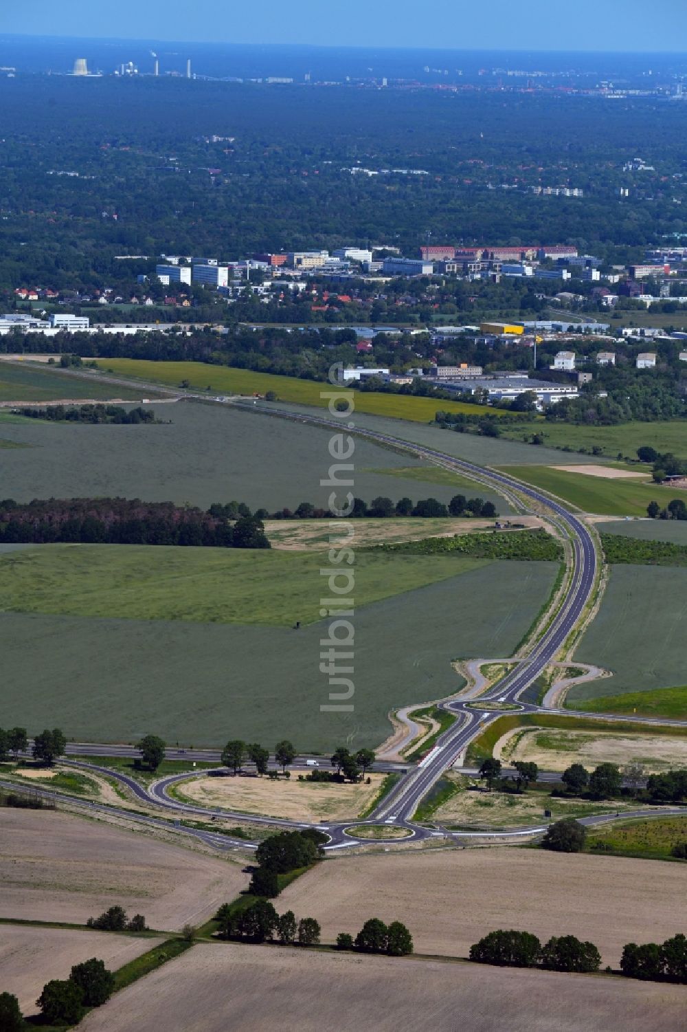Luftbild Stahnsdorf - Ausbau der Ortsumgehung im Straßenverlauf der Landesstraße L77n im Ortsteil Güterfelde in Stahnsdorf im Bundesland Brandenburg, Deutschland