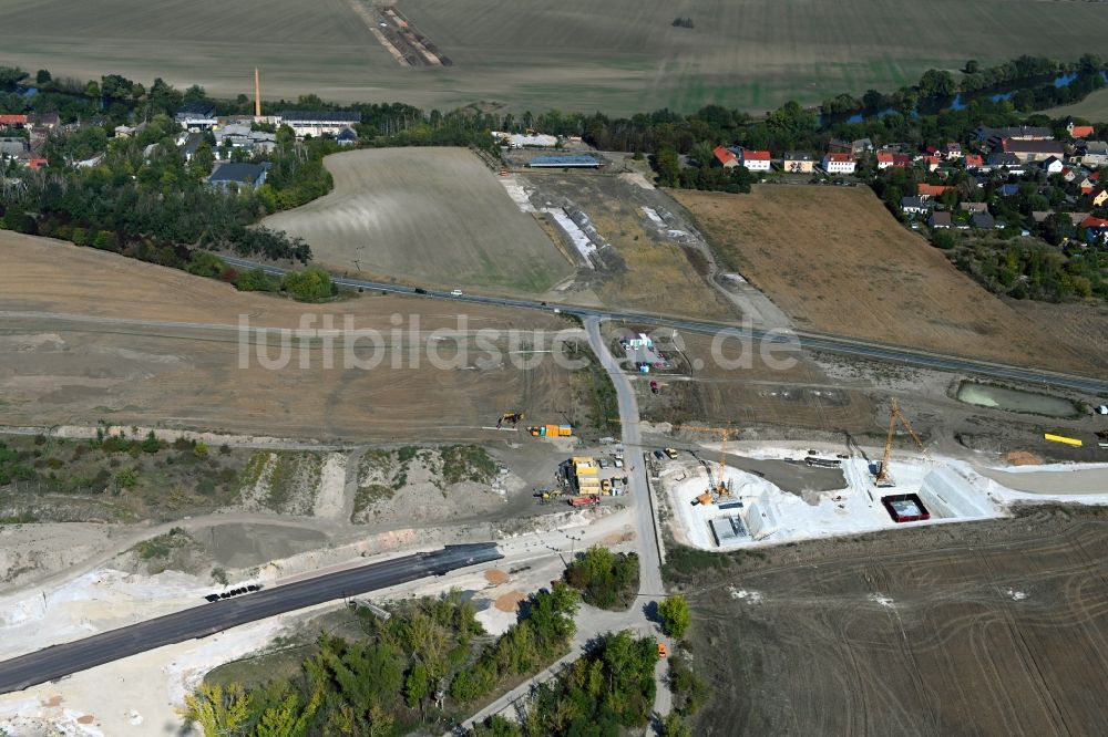 Salzmünde von oben - Ausbau der Ortsumgehung im Straßenverlauf der Landstraße L159n in Salzmünde im Bundesland Sachsen-Anhalt, Deutschland