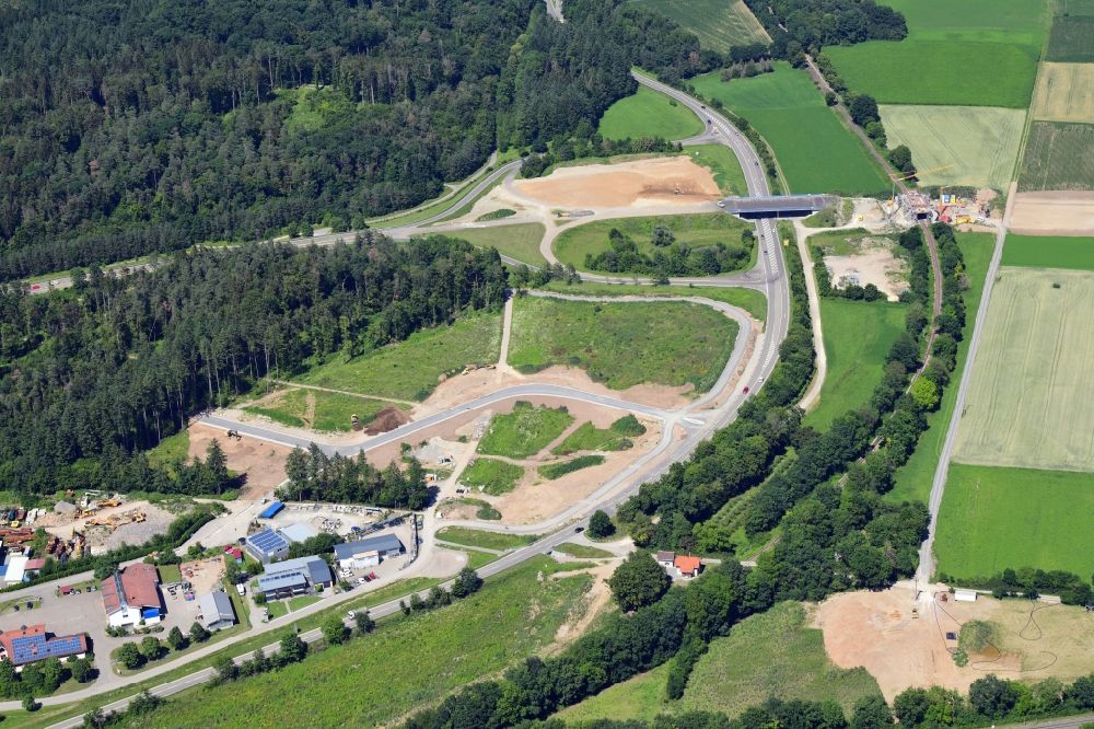 Lauchringen von oben - Ausbau der Ortsumgehung im Straßenverlauf Ortsumfahrung Oberlauchringen in Lauchringen im Bundesland Baden-Württemberg, Deutschland