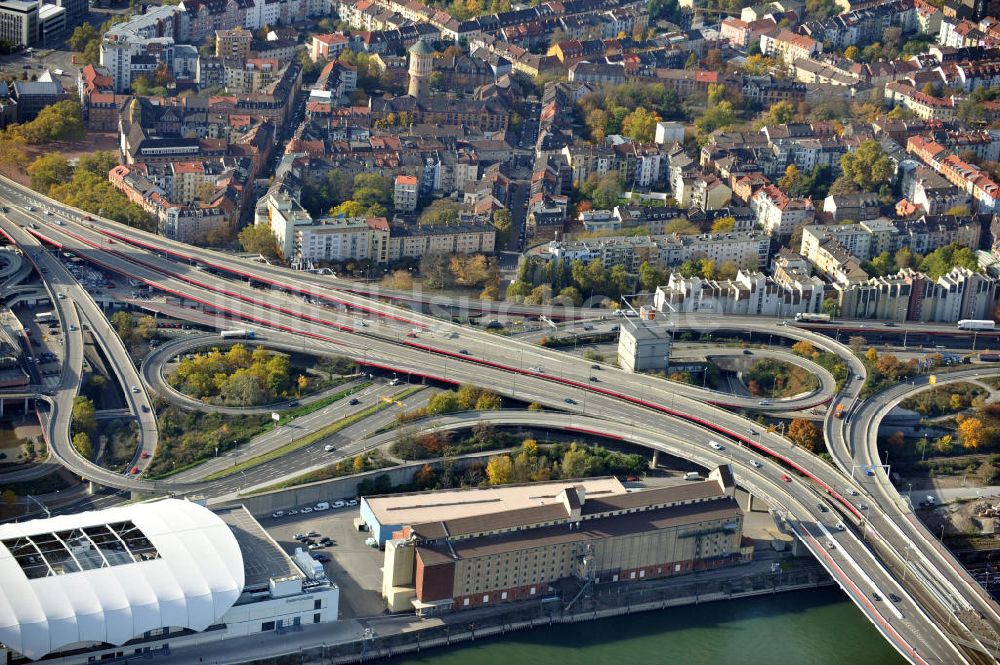 Luftaufnahme Ludwigshafen am Rhein - Ausfahrt Ludwigshafen Carl-Bosch-Straße der B 44