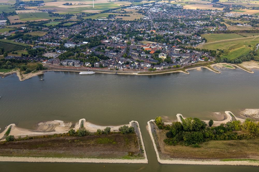 Luftaufnahme Kalkar - Ausgetrocknete Buhnen- Landschaft des Rhein in Kalkar im Bundesland Nordrhein-Westfalen, Deutschland