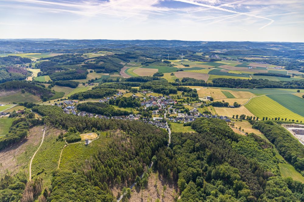 Eisborn von oben - Aussichtsturm Ebberg in Eisborn im Bundesland Nordrhein-Westfalen, Deutschland