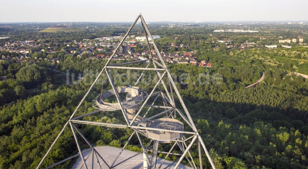 Luftaufnahme Bottrop - Aussichtturm Tetraeder auf der Halde an der Beckstraße in Bottrop in Nordrhein-Westfalen