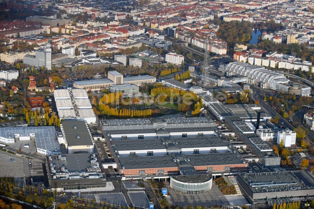 Luftbild Berlin - Ausstellungsgelände und Messehallen am Funkturm - Messedamm - Kongreßzentrum ICC im Ortsteil Charlottenburg in Berlin, Deutschland