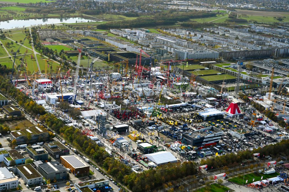 Luftbild München - Ausstellungsgelände und Messehallen der Weltleitmesse bauma in München im Bundesland Bayern, Deutschland