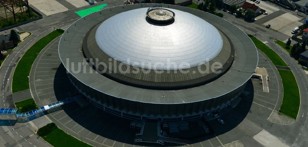 Luftaufnahme Bukarest - Ausstellungshalle Romexpo-Pavilionul Central Bulevardul Expozitiei auf dem Messegelände in Bukarest in Rumänien