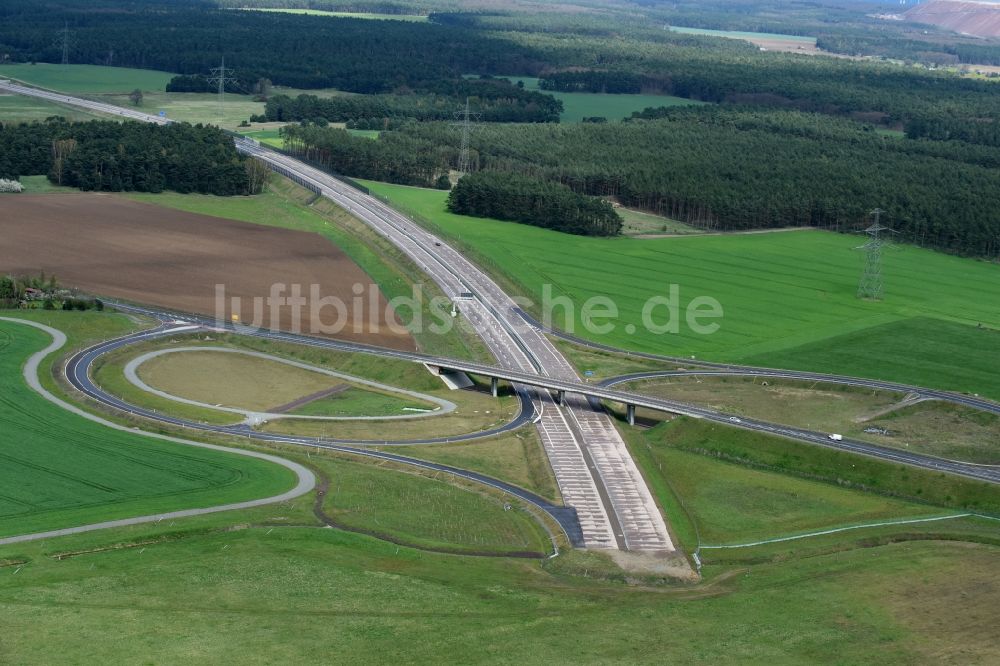 Colbitz aus der Vogelperspektive: Autobahn- Abfahrt der BAB A14 zu B189 in Colbitz im Bundesland Sachsen-Anhalt