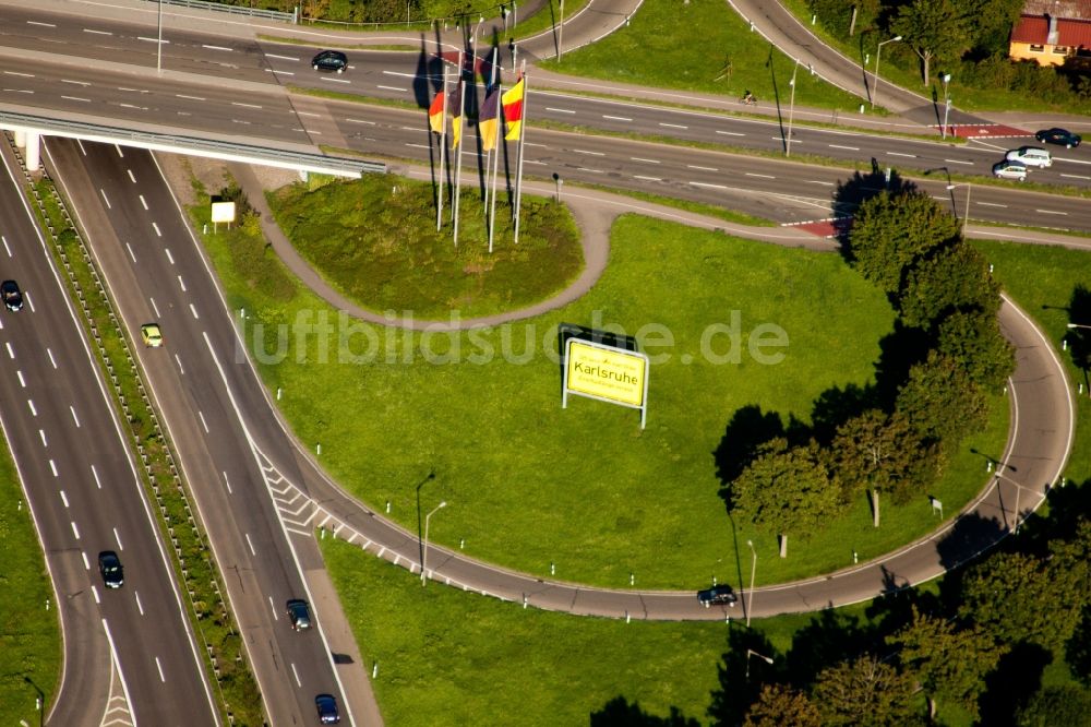 Luftbild Karlsruhe - Autobahn- Abfahrt der BAB A5 im Ortsteil Weiherfeld - Dammerstock in Karlsruhe im Bundesland Baden-Württemberg