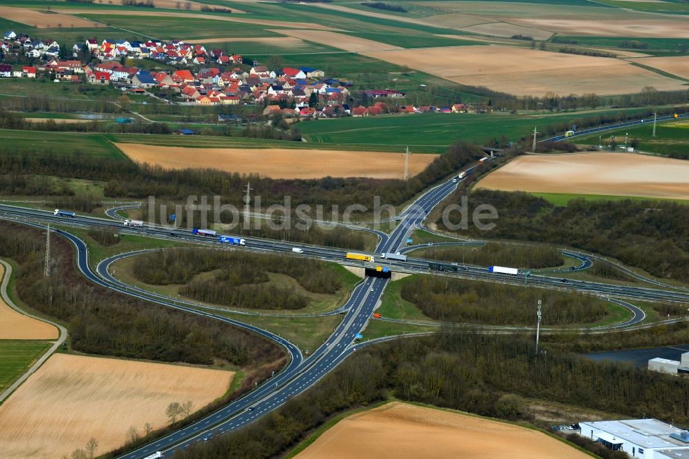 Kürnach aus der Vogelperspektive: Autobahn- Abfahrt der BAB 7 Würzburg / Estenfeld in Kürnach im Bundesland Bayern, Deutschland