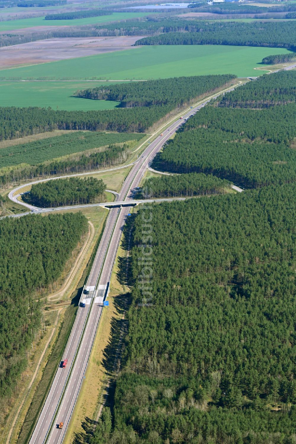 Luftaufnahme Groß Laasch - Autobahn- Abfahrt der BAB A14 zur Landstraße L73 in Groß Laasch im Bundesland Mecklenburg-Vorpommern