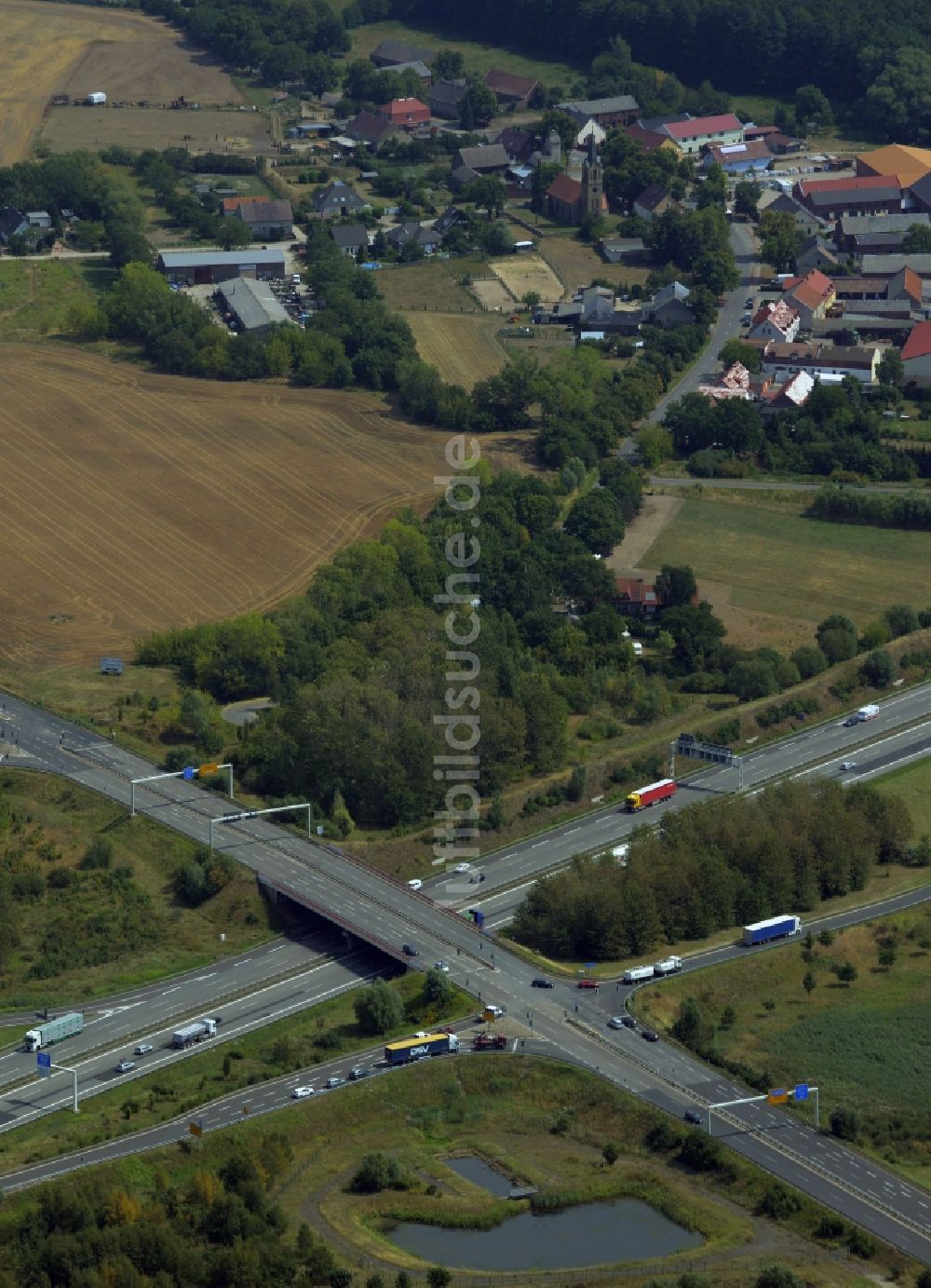 Altlandsberg aus der Vogelperspektive: Autobahn- Abfahrt Berlin Marzahn der Bundesautobahn A10 in Altlandsberg im Bundesland Brandenburg