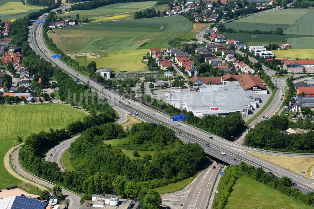 Pentling von oben - Autobahn- Abfahrt Regensburg-Süd an der BAB A93 in Pentling im Bundesland Bayern, Deutschland