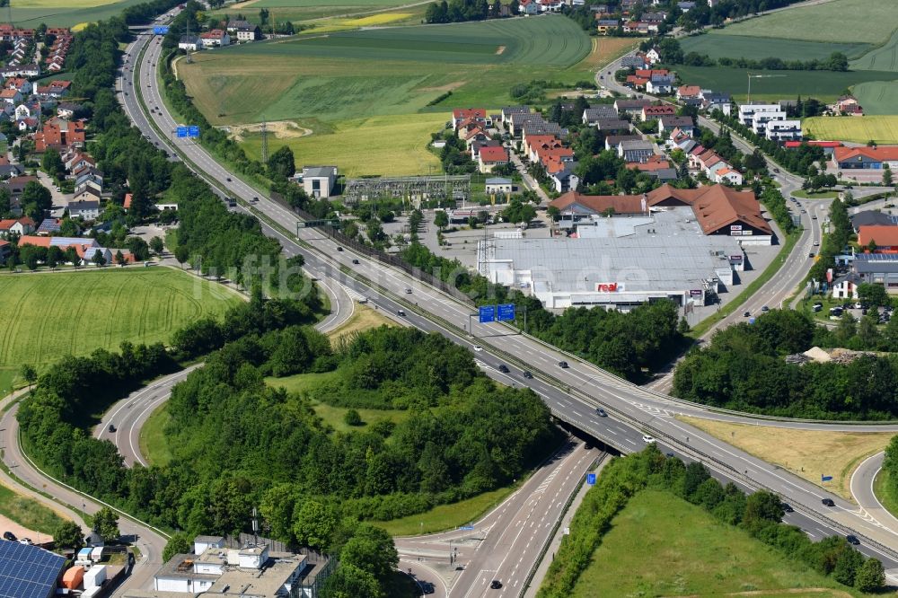 Luftbild Pentling - Autobahn- Abfahrt Regensburg-Süd an der BAB A93 in Pentling im Bundesland Bayern, Deutschland