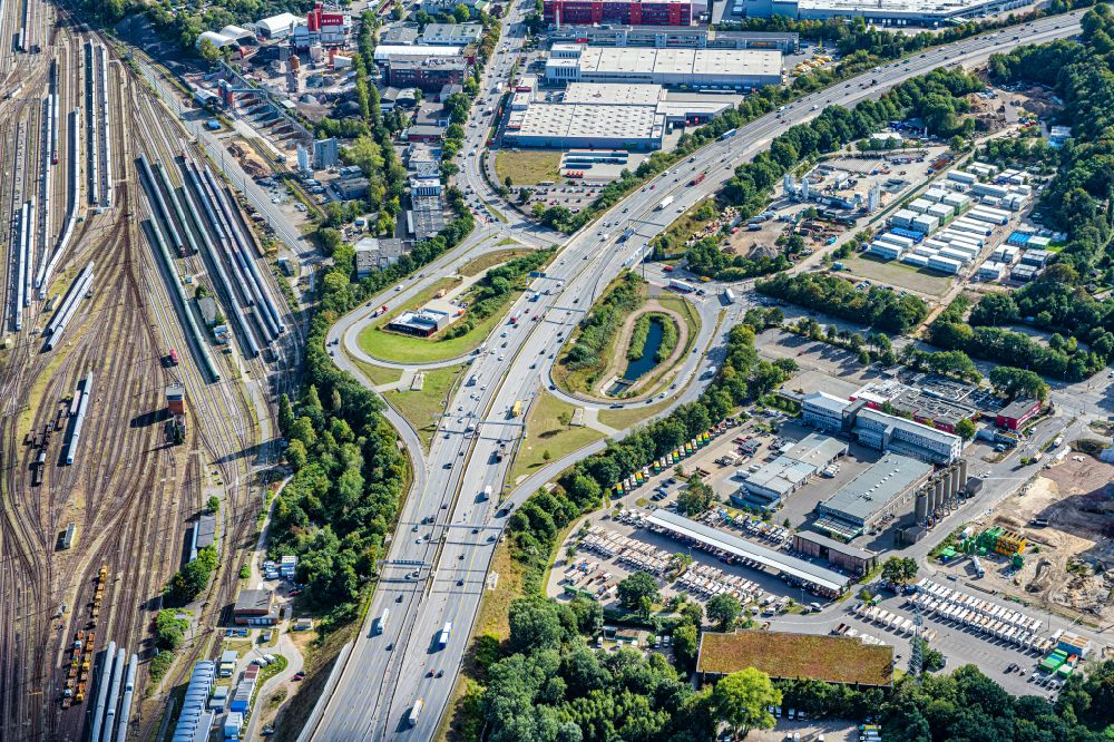 Luftbild Hamburg - Autobahn-Auf und Abfahrt Tunnelbauwerk der BAB A7 Hamburger Deckel im Ortsteil Volkspark in Hamburg, Deutschland