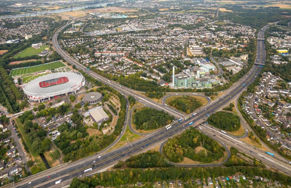Luftbild Leverkusen - Autobahn- Abschnitt der A1 im Westen von Leverkusen im Bundesland Nordrhein-Westfalen