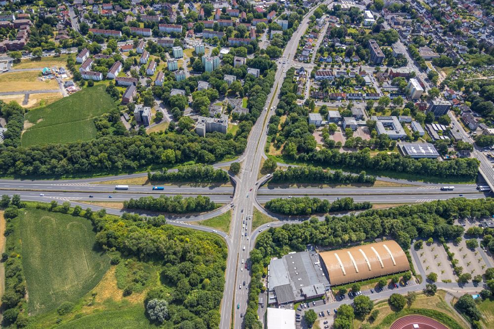 Castrop-Rauxel von oben - Autobahn- Anschlussstelle der BAB A42 und der Bundesstraße B235, Castrop-Rauxel in Castrop-Rauxel im Bundesland Nordrhein-Westfalen, Deutschland