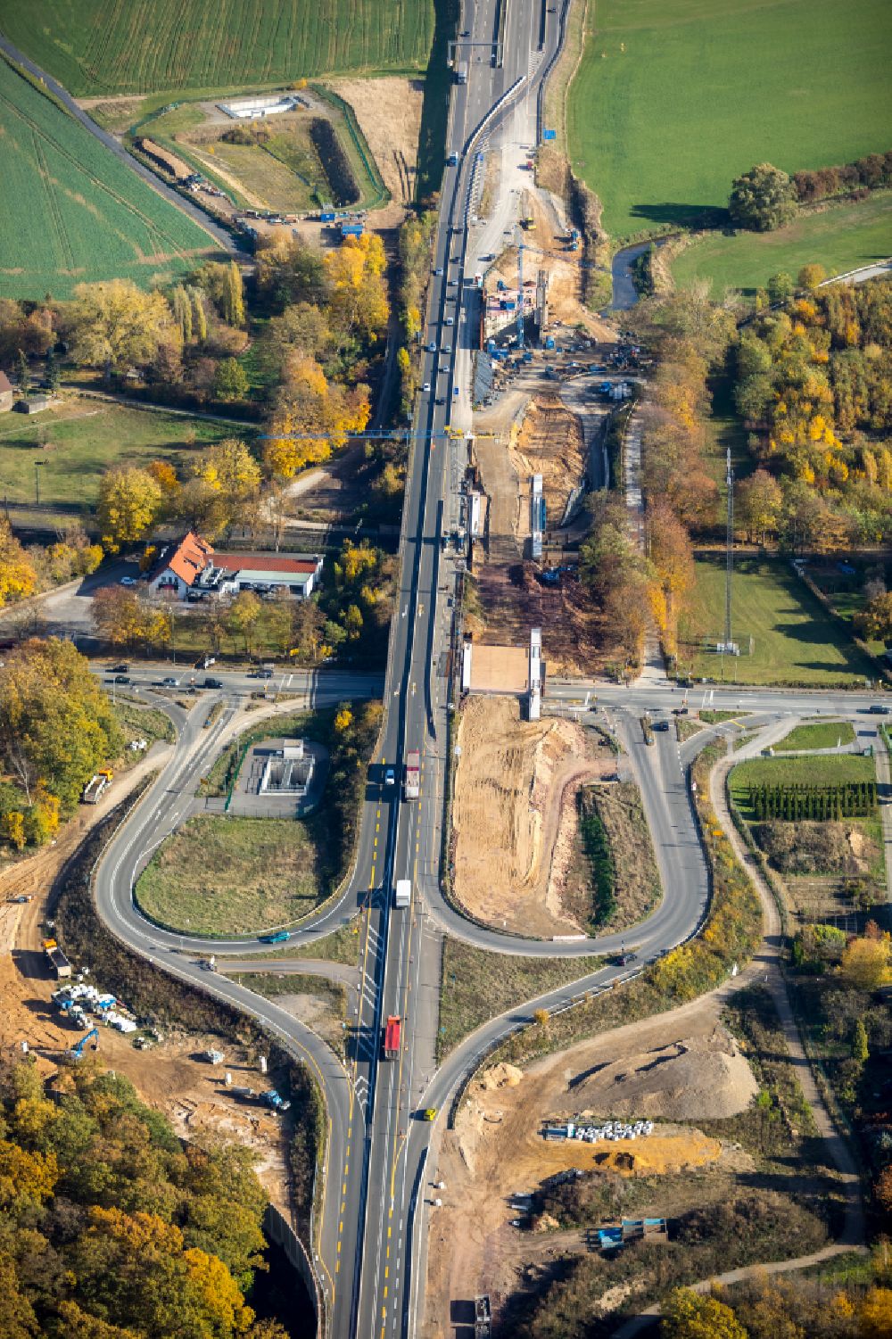 Luftaufnahme Duisburg - Autobahn- Anschlussstelle der BAB AA524 - L288 in Duisburg im Bundesland Nordrhein-Westfalen, Deutschland