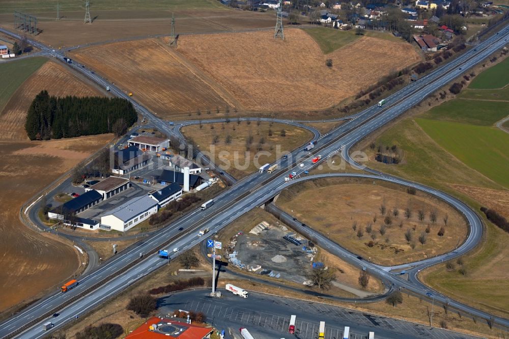Luftaufnahme Münchberg - Autobahn- Anschlussstelle der BAB A9 Müncheberg-Nord in Münchberg im Bundesland Bayern, Deutschland