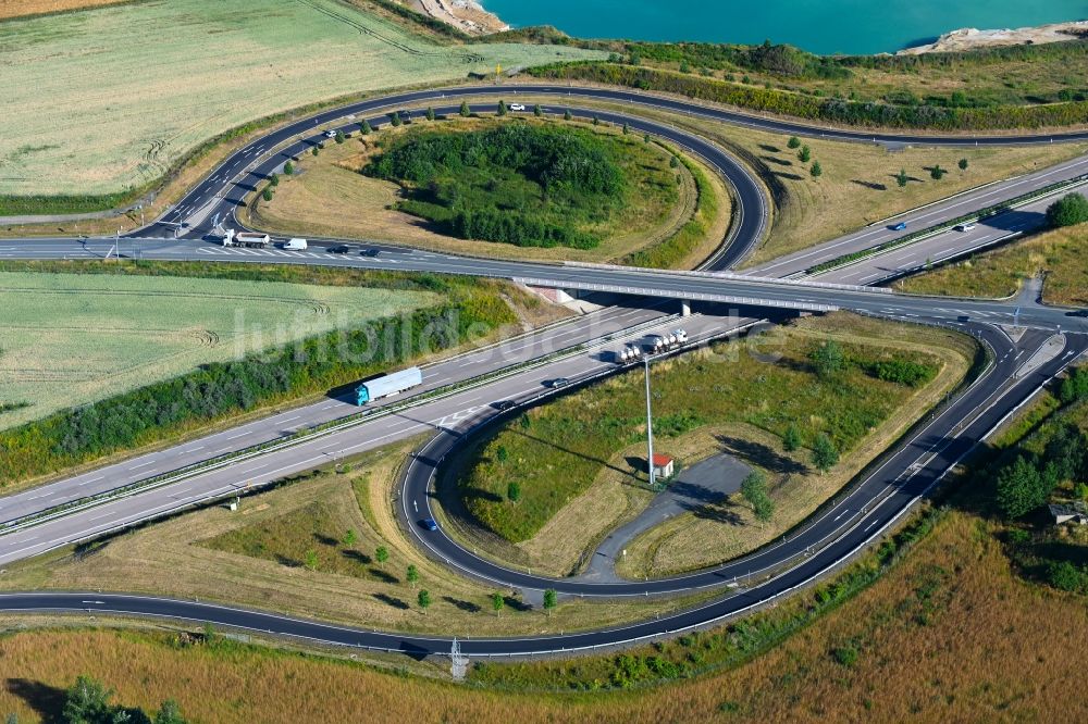 Penig aus der Vogelperspektive: Autobahn- Anschlussstelle der BAB A72 in Penig im Bundesland Sachsen, Deutschland