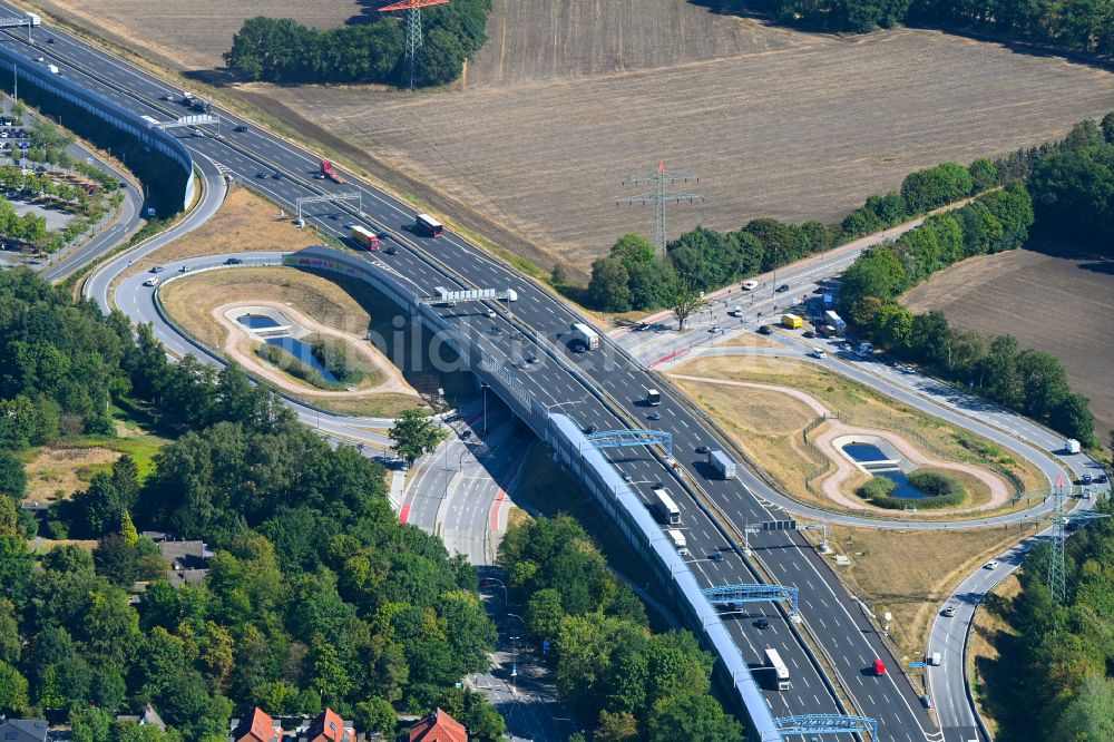 Hamburg aus der Vogelperspektive: Autobahn- Anschlussstelle der BAB A7 HH-Schnelsen-Nord in Hamburg, Deutschland