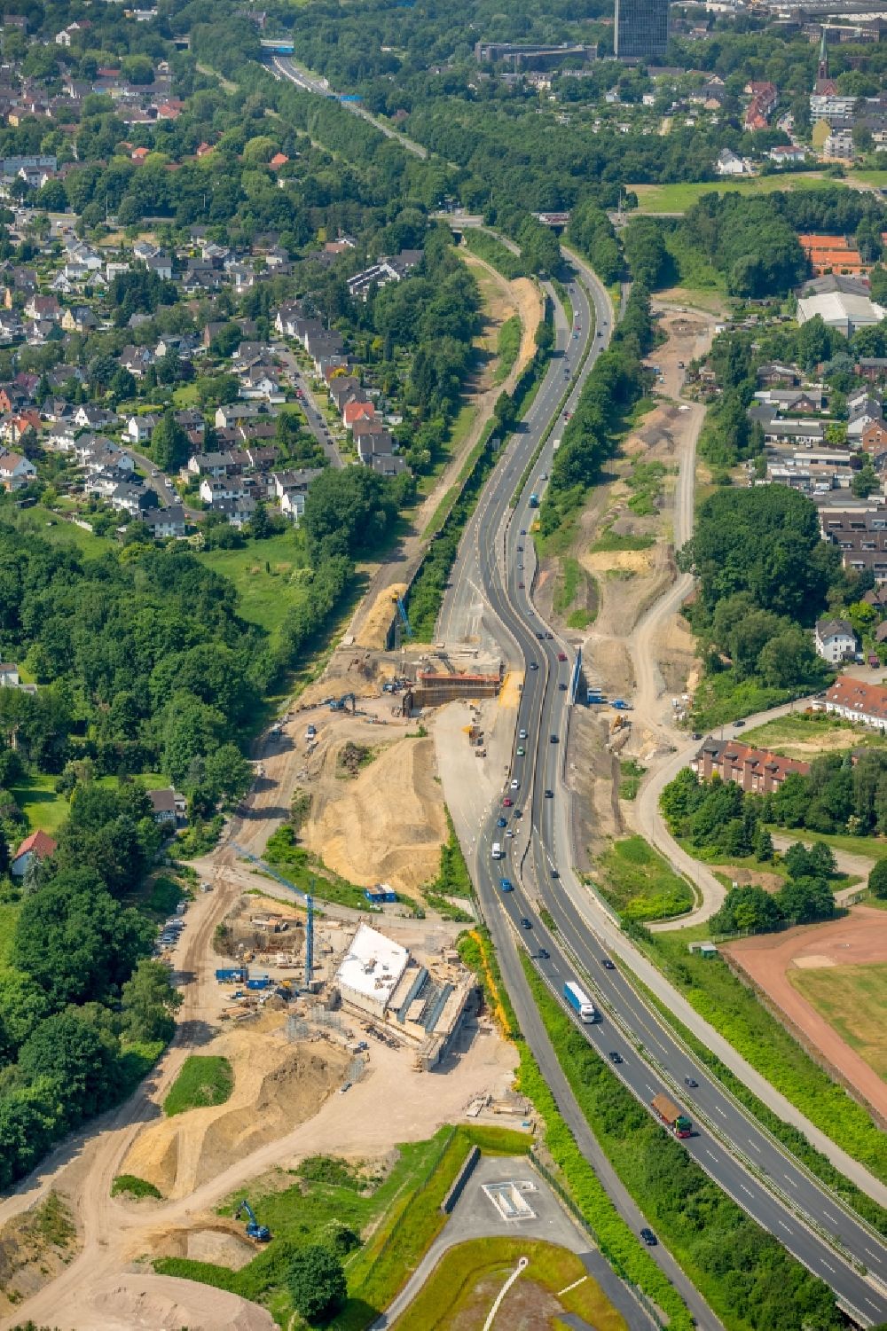 Luftbild Bochum - Autobahn- Ausbau und Spur- Verbreiterung im Streckenverlauf der BAB A448 in Bochum im Bundesland Nordrhein-Westfalen