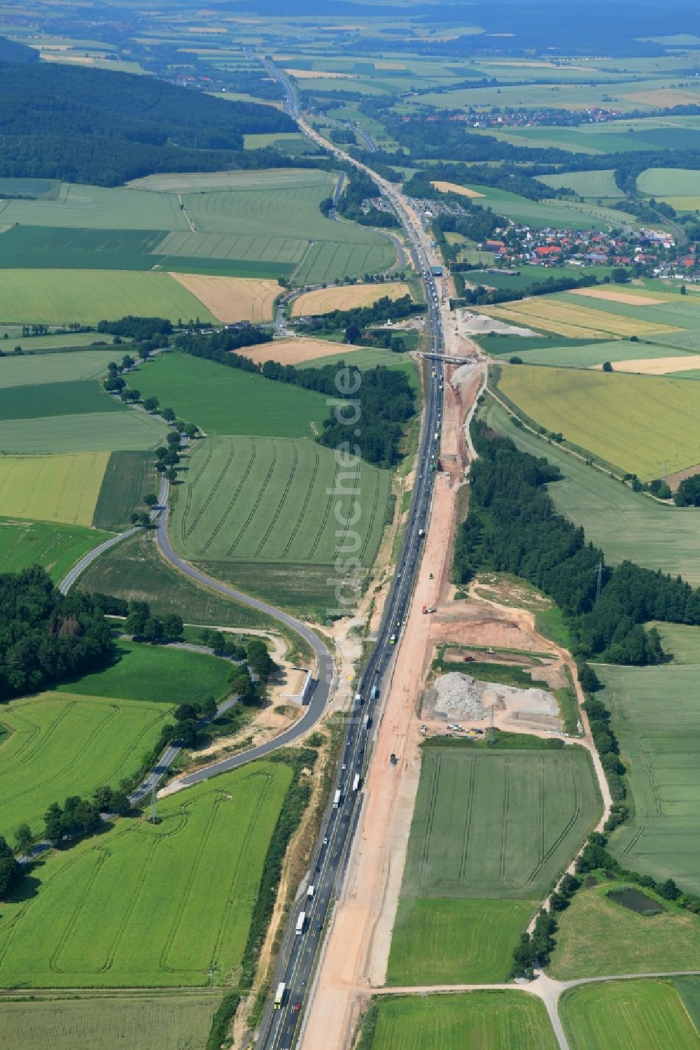 Luftaufnahme Kalefeld - Autobahn- Ausbau und Spur- Verbreiterung im Streckenverlauf der BAB A7 in Kalefeld im Bundesland Niedersachsen, Deutschland