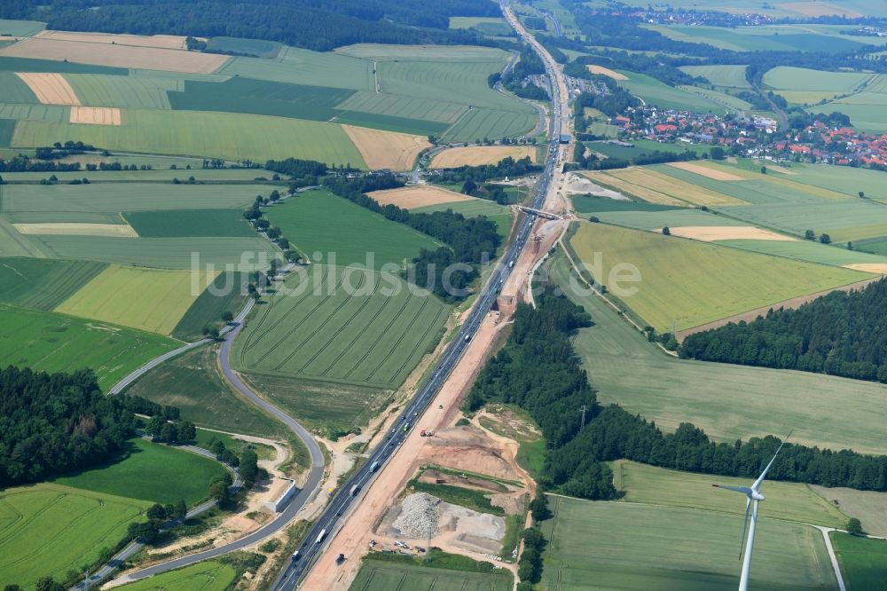 Kalefeld von oben - Autobahn- Ausbau und Spur- Verbreiterung im Streckenverlauf der BAB A7 in Kalefeld im Bundesland Niedersachsen, Deutschland