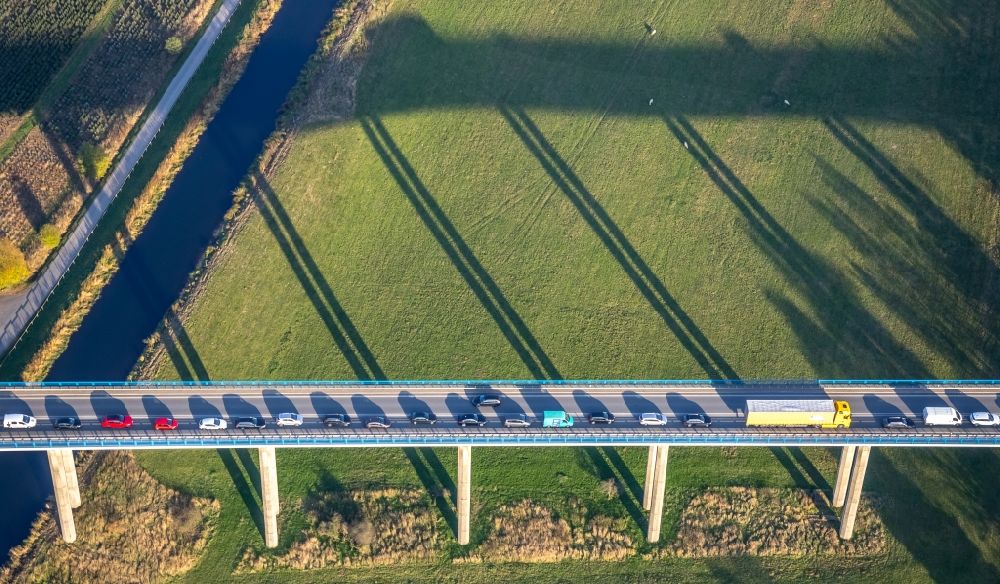 Luftbild Bestwig - Autobahn- BAB A46 mit vorläufigem Autobahnende mit Ruhrbrücke und Anschluß zur Bundesstraße 7 im Ortsteil Ramsbeck in Bestwig im Bundesland Nordrhein-Westfalen, Deutschland