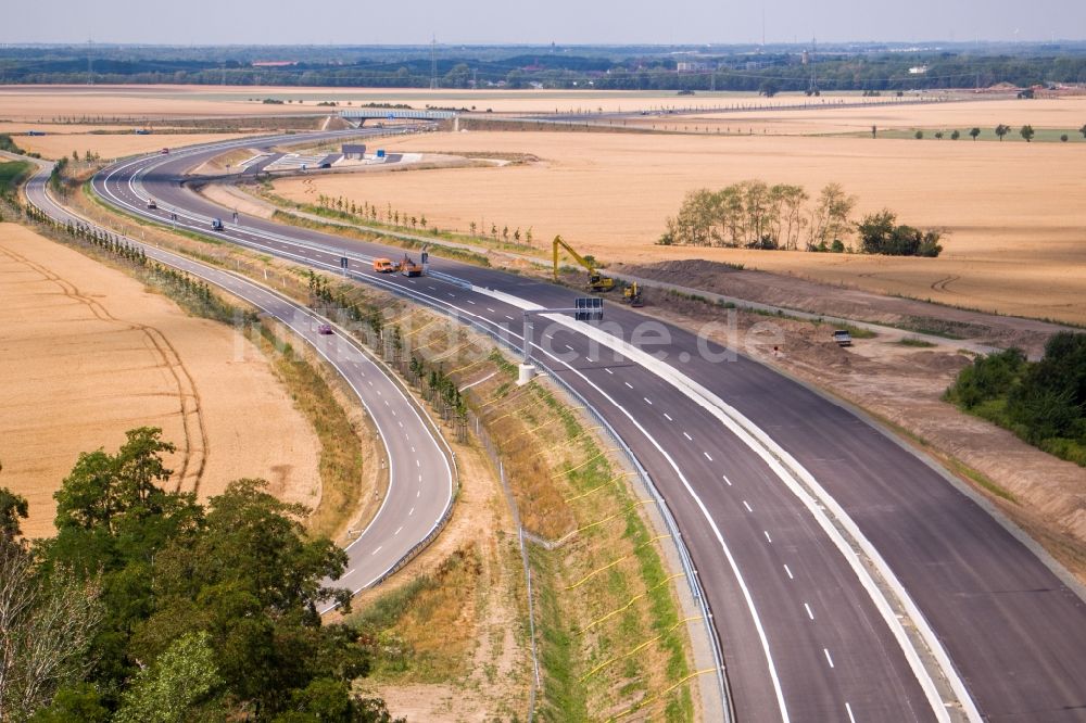 Rötha aus der Vogelperspektive: Autobahn- Baustellen entlang der Trasse und des Streckenverlaufes der BAB A72 in Rötha im Bundesland Sachsen, Deutschland