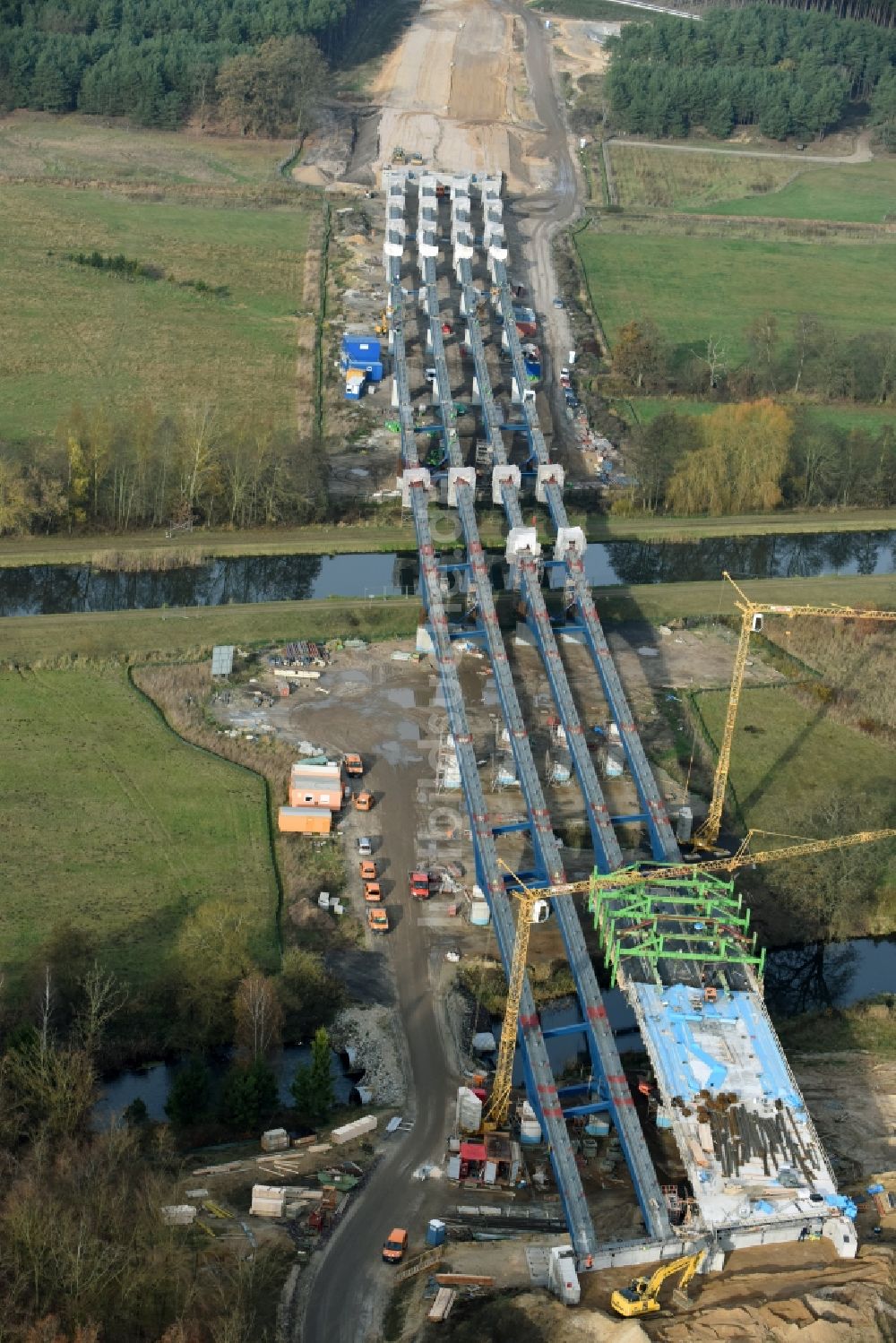 Luftbild Grabow - Autobahn- Baustellen entlang der Trasse und des Streckenverlaufes der Eldebrücke im Zuge des Neubaus der BAB A14 in Fresenbrügge im Bundesland Mecklenburg-Vorpommern