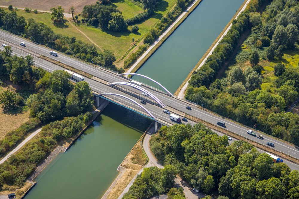 Luftaufnahme Hamm - Autobahn- Brücke der BAB A1 über den Datteln- Hamm- Kanal in Hamm im Bundesland Nordrhein-Westfalen, Deutschland