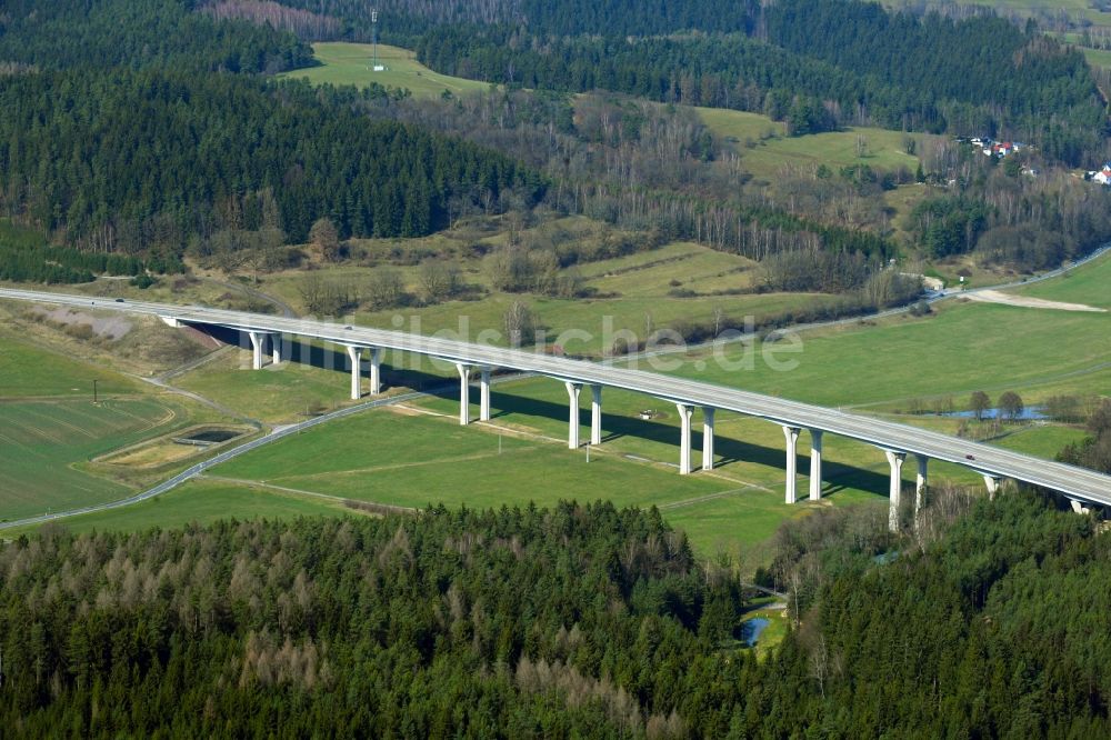 Luftaufnahme Schleusingen - Autobahn- Brücke der BAB 73 Talbrücke Schleuse bei Schleusingen im Bundesland Thüringen, Deutschland