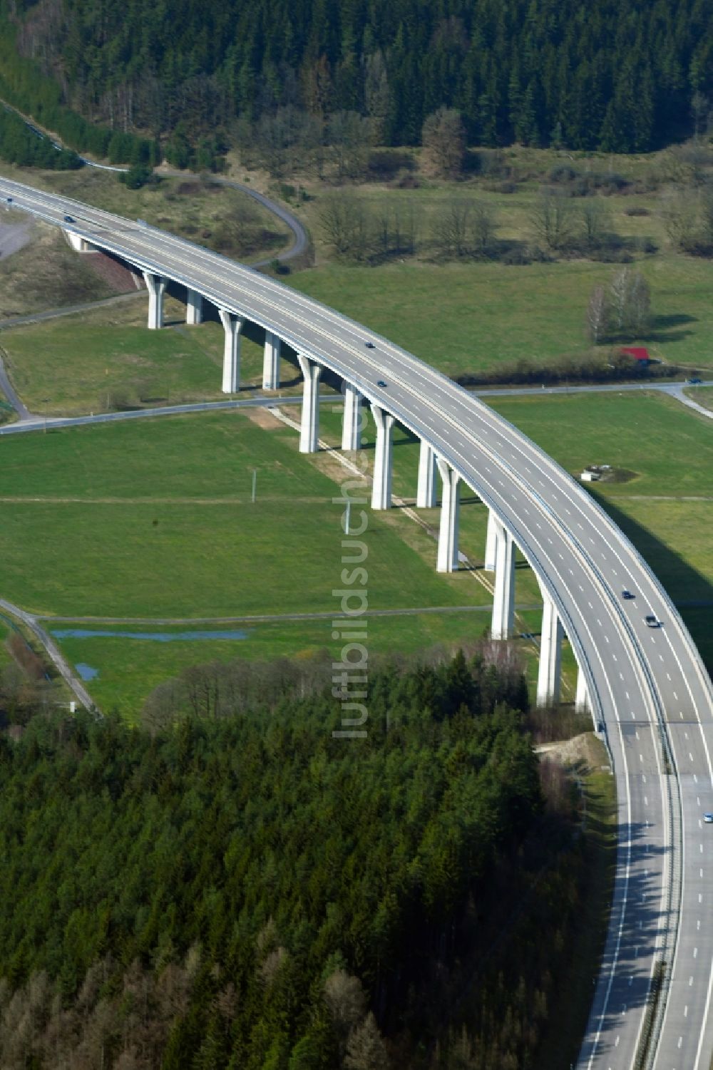 Luftbild Schleusingen - Autobahn- Brücke der BAB 73 Talbrücke Schleuse bei Schleusingen im Bundesland Thüringen, Deutschland