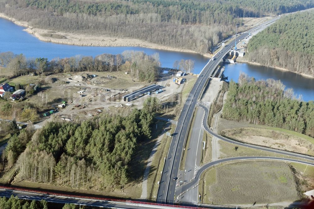 Luftbild Petersdorf - Autobahn- Brückenbauwerk der BAB A19 mit Baustelle für einen Ersatz- Neubau in Petersdorf im Bundesland Mecklenburg-Vorpommern