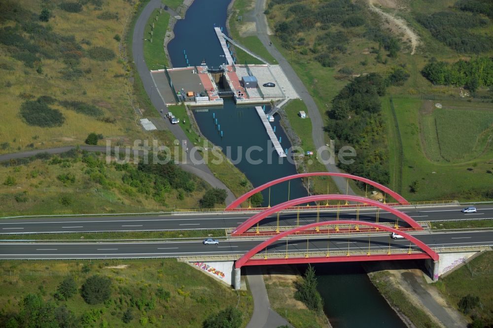 Luftbild Grosspösna - Autobahn- Brückenbauwerk der BAB A38 über die Auenhainer Bucht in Grosspösna im Bundesland Sachsen