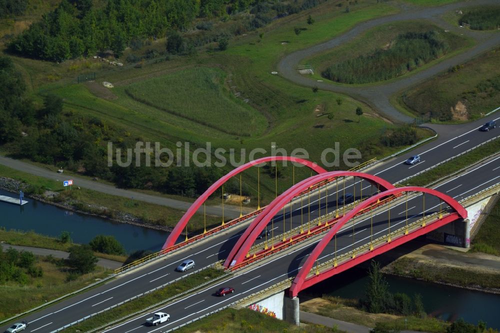 Luftbild Grosspösna - Autobahn- Brückenbauwerk der BAB A38 über die Auenhainer Bucht in Grosspösna im Bundesland Sachsen