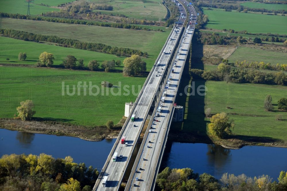 Hohenwarthe von oben - Autobahn- Brückenbauwerk der BAB A2 Elbbrücke in Hohenwarthe im Bundesland Sachsen-Anhalt, Deutschland