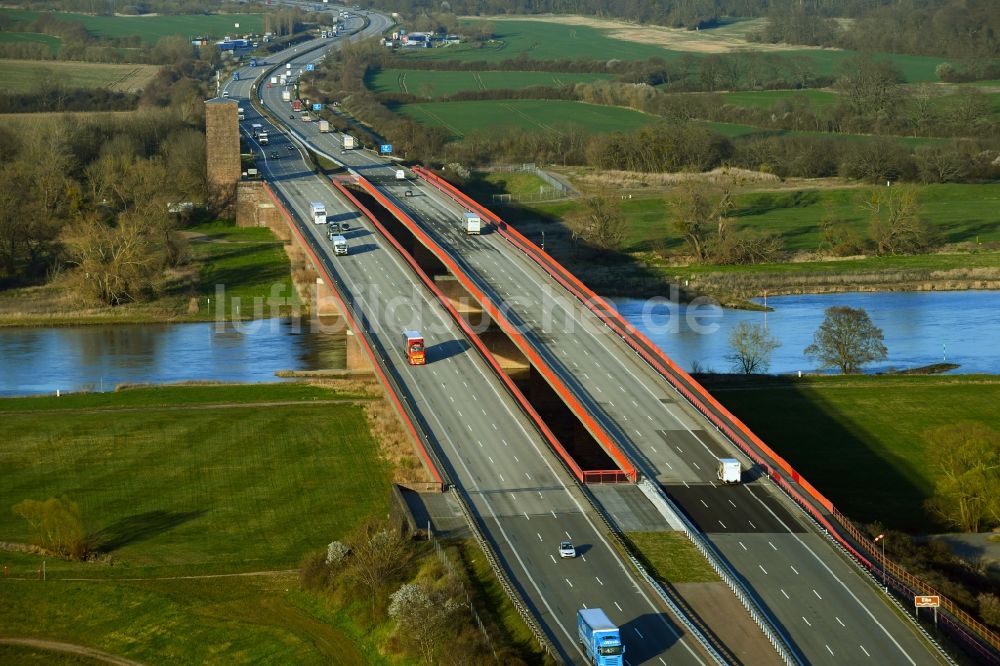 Vockerode von oben - Autobahn- Brückenbauwerk der BAB A9 - Elbebrücke Vockerode im Bundesland Sachsen-Anhalt, Deutschland