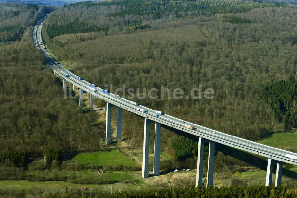Luftbild Motten - Autobahn- Brückenbauwerk der BAB A7 - Grenzwaldbrücke in Motten im Bundesland Bayern, Deutschland