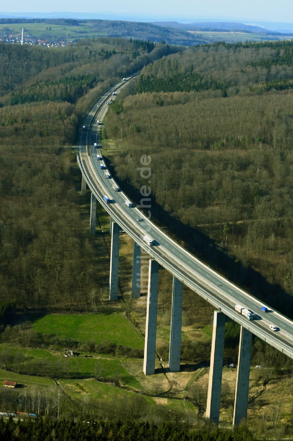 Luftaufnahme Motten - Autobahn- Brückenbauwerk der BAB A7 - Grenzwaldbrücke in Motten im Bundesland Bayern, Deutschland