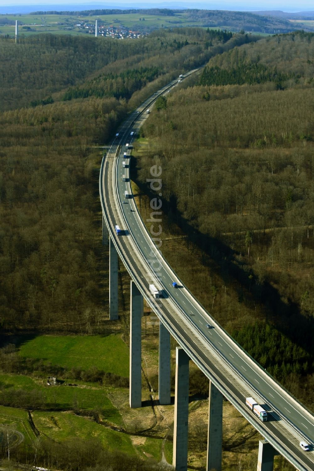 Motten aus der Vogelperspektive: Autobahn- Brückenbauwerk der BAB A7 - Grenzwaldbrücke in Motten im Bundesland Bayern, Deutschland