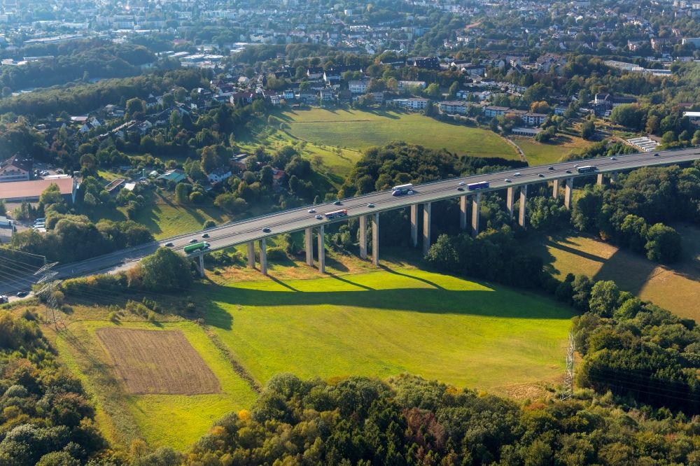 Lüdenscheid von oben - Autobahn- Brückenbauwerk der BAB A45 in Lüdenscheid im Bundesland Nordrhein-Westfalen, Deutschland