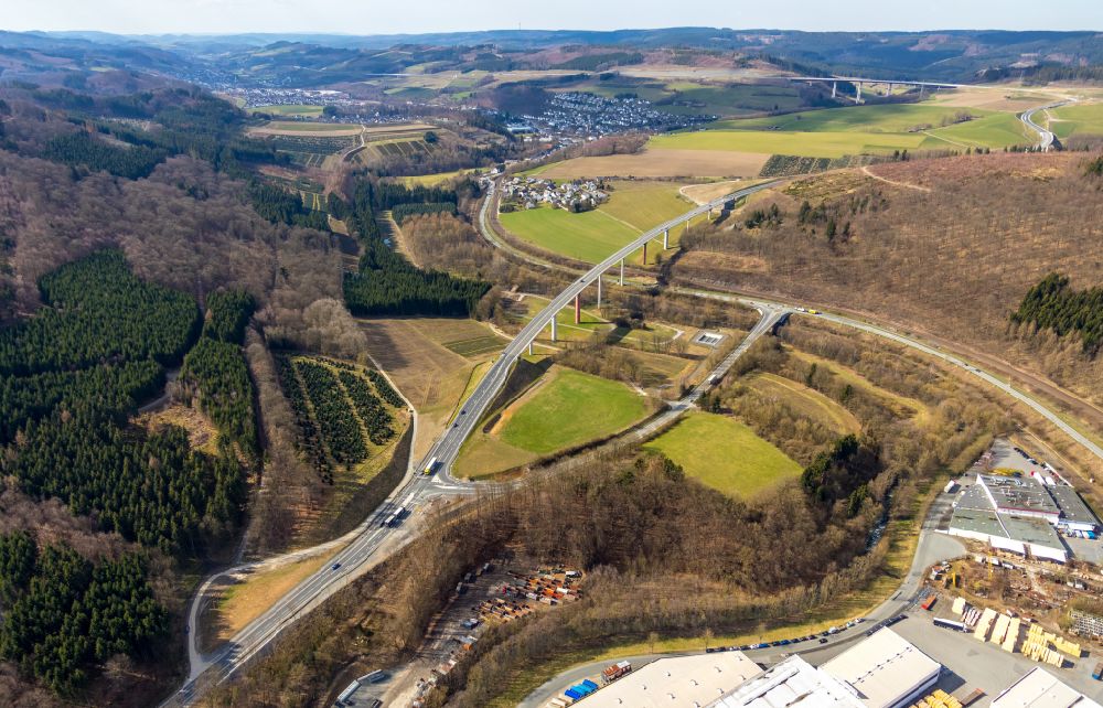 Olsberg aus der Vogelperspektive: Autobahn- Brückenbauwerk der BAB A 46 Neue Ruhrtalbrücke Bermecke bei Olsberg im Bundesland Nordrhein-Westfalen, Deutschland