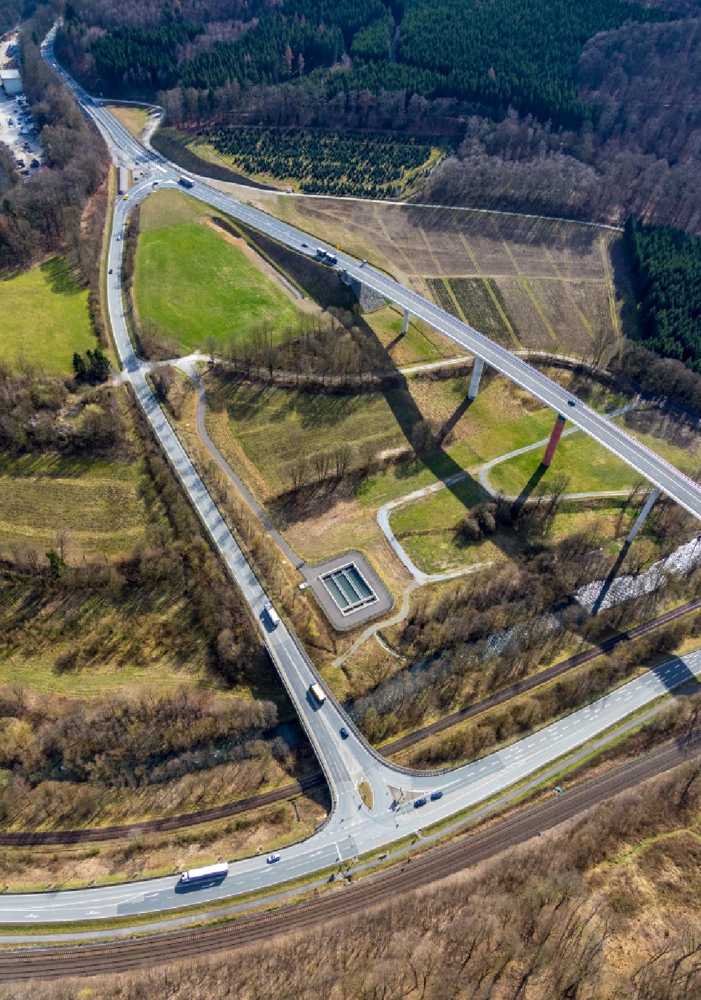 Luftaufnahme Olsberg - Autobahn- Brückenbauwerk der BAB A 46 Neue Ruhrtalbrücke Bermecke bei Olsberg im Bundesland Nordrhein-Westfalen, Deutschland