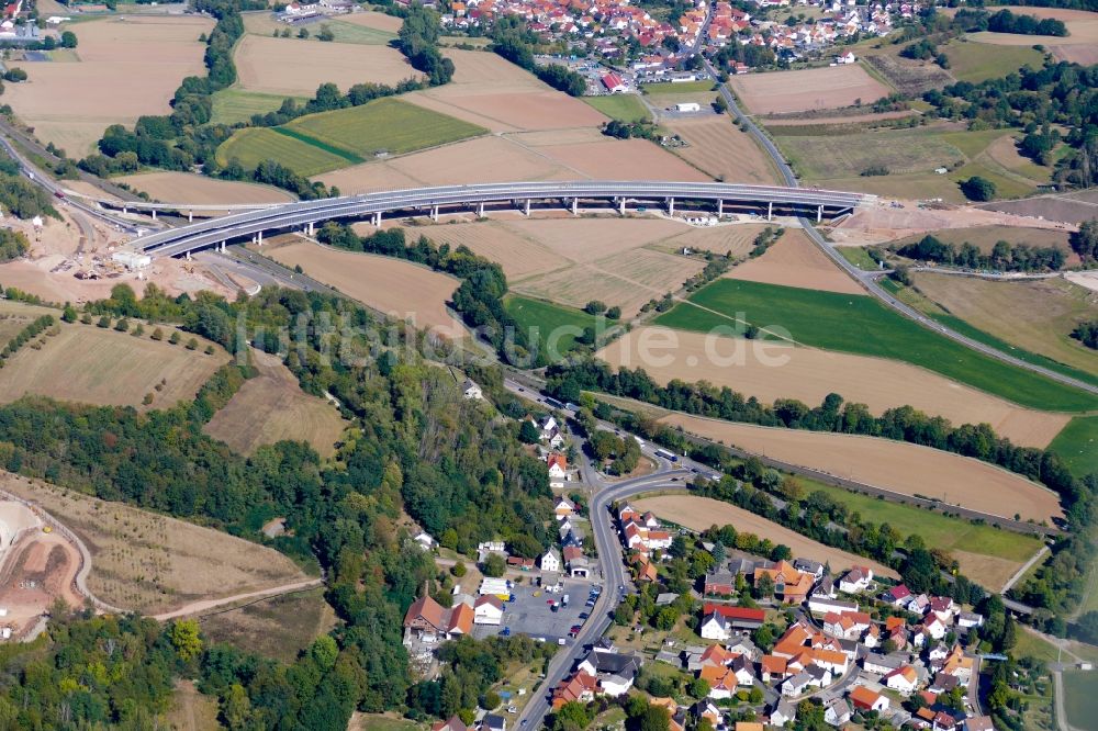 Luftaufnahme Wehretal - Autobahn- Brückenbauwerk der BAB A44 in Wehretal im Bundesland Hessen, Deutschland