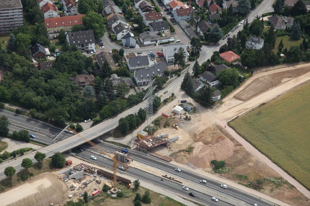 Mainz von oben - Autobahn- Brückenbauwerk über die BAB A60 in Mainz im Bundesland Rheinland-Pfalz
